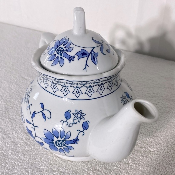Vintage Blue White Floral Print Ceramic Teapot - Picture 6 of 12